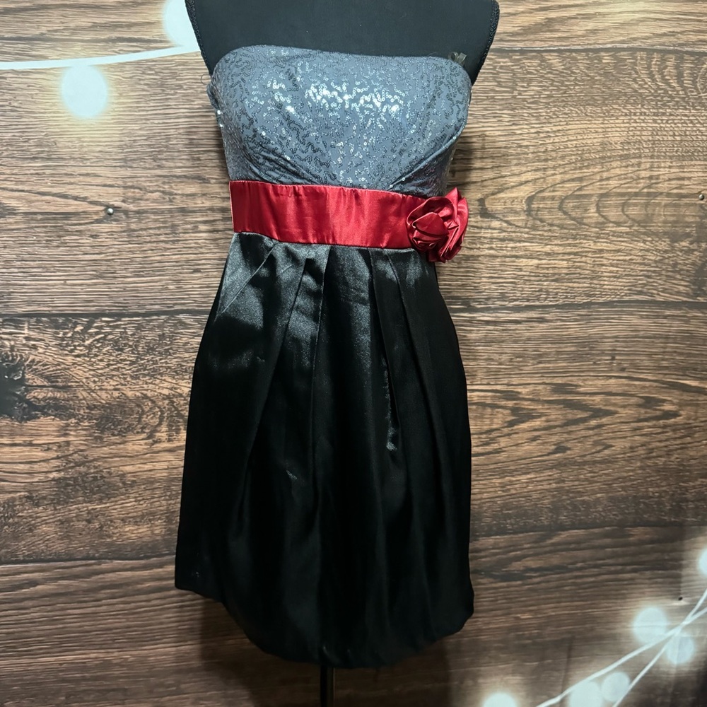 Speechless black, red and sequined grey strapless dress